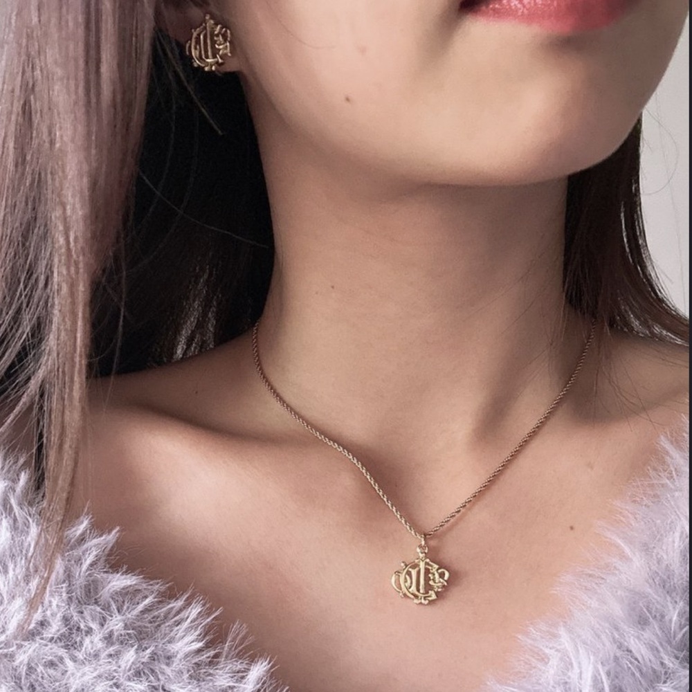 Dior Gold Pendant Necklace - Picture 3 of 10
